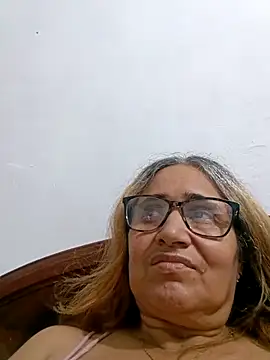 Snapshot of _candi chatting on 12/21/25, 02:13 candi online show from 12/21/25, 02:13