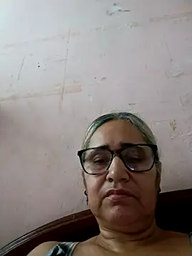 Snapshot of _candi chatting on 11/10/25, 12:10 candi online show from 11/10/25, 12:10