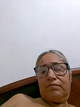 Snapshot of _candi chatting on 12/23/25, 02:22 candi online show from 12/23/25, 02:22