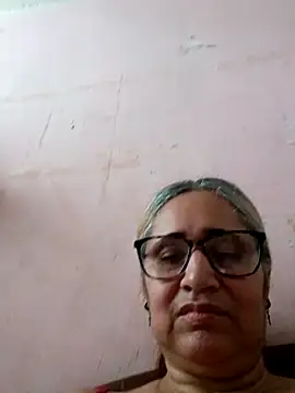 Snapshot of _candi chatting on 11/18/25, 02:20 candi online show from 11/18/25, 02:20