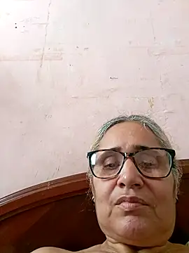 Snapshot of _candi chatting on 11/22/25, 05:23 candi online show from 11/22/25, 05:23