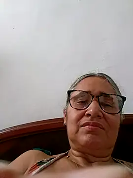 Snapshot of _candi chatting on 02/11/26, 01:22 candi online show from 02/11/26, 01:22