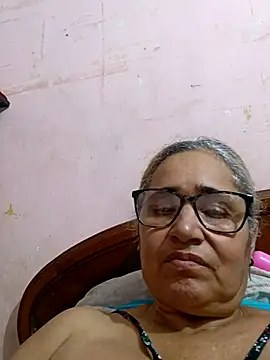 Snapshot of _candi chatting on 10/12/25, 01:07 candi online show from 10/12/25, 01:07