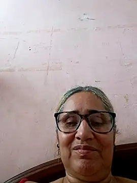 Snapshot of _candi chatting on 11/13/25, 06:34 candi online show from 11/13/25, 06:34