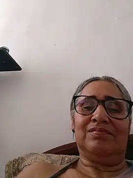  candi online show from 05/26/26, 04:16