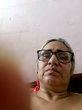 Snapshot of _candi chatting on 10/10/25, 05:03 candi online show from 10/10/25, 05:03