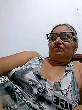  candi online show from 04/21/26, 01:42