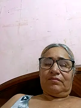 Snapshot of _candi chatting on 10/28/25, 01:17 candi online show from 10/28/25, 01:17