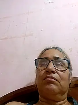 Snapshot of _candi chatting on 10/26/25, 01:28 candi online show from 10/26/25, 01:28