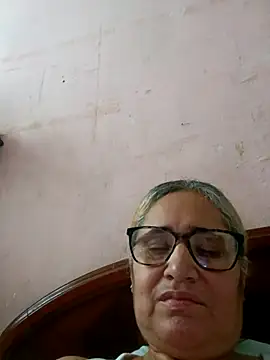 Snapshot of _candi chatting on 11/08/25, 11:58 candi online show from 11/08/25, 11:58