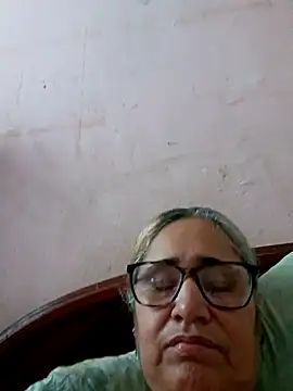 Snapshot of _candi chatting on 10/06/25, 12:17 candi online show from 10/06/25, 12:17