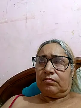 Snapshot of _candi chatting on 10/20/25, 09:59 candi online show from 10/20/25, 09:59