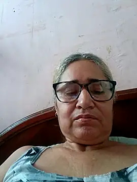 Snapshot of _candi chatting on 10/27/25, 12:39 candi online show from 10/27/25, 12:39