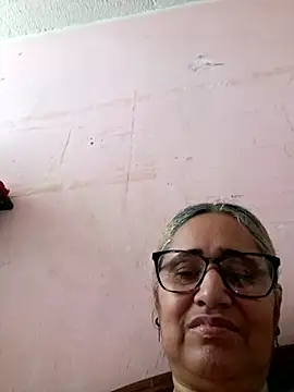 Snapshot of _candi chatting on 11/29/25, 01:22 candi online show from 11/29/25, 01:22