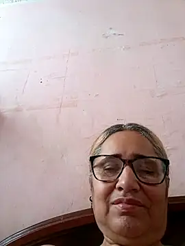 Snapshot of _candi chatting on 10/19/25, 12:41 candi online show from 10/19/25, 12:41