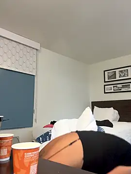 Snapshot of slimerlla chatting on 11/04/25, 07:01 slimerlla online show from 11/04/25, 07:01