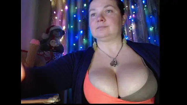 amorelara online show from 12/14/25, 12:33