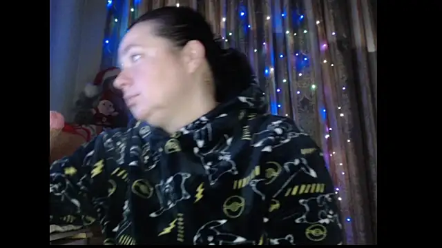 amorelara online show from 12/15/25, 06:19