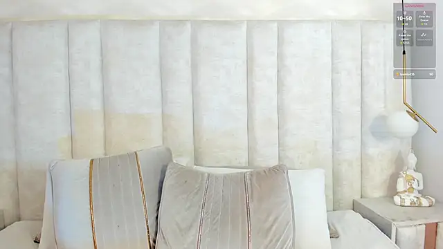 Snapshot of im_nahomi chatting on 09/11/25, 10:32 im nahomi online show from 09/11/25, 10:32