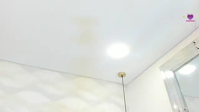 im nahomi online show from 12/22/25, 09:37