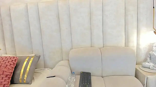 im nahomi online show from 04/09/26, 05:42