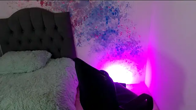 Snapshot of Alaska_atm chatting on 09/10/25, 01:43 Alaska atm online show from 09/10/25, 01:43