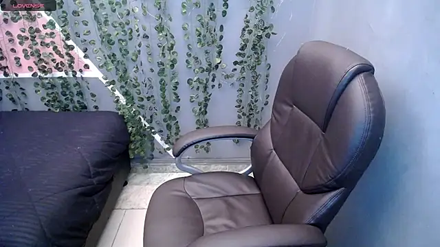 Snapshot of Alaska_atm chatting on 03/19/25, 02:57 Alaska atm online show from 03/19/25, 02:57