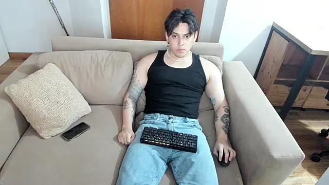 Snapshot of Markuss_b chatting on 01/31/25, 11:35 Markuss b online show from 01/31/25, 11:35