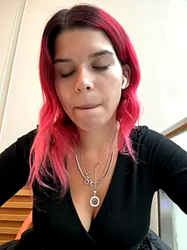 RiriRoseey online show from 10/07/25, 08:15