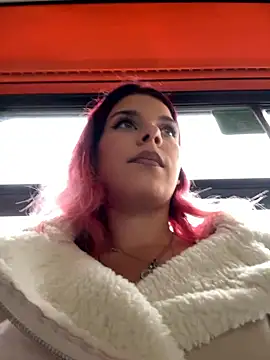 RiriRoseey online show from 11/18/25, 08:28