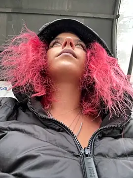 RiriRoseey online show from 11/15/25, 08:18