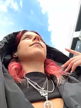 RiriRoseey online show from 10/28/25, 08:24