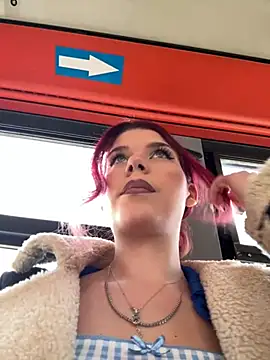 RiriRoseey online show from 02/12/26, 08:36