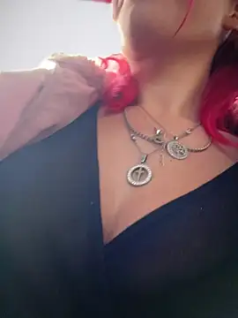 RiriRoseey online show from 12/18/25, 08:41