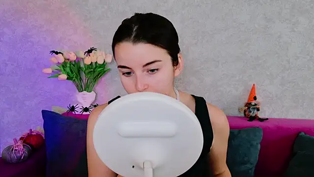 Miss Arwen online show from 10/07/25, 05:19