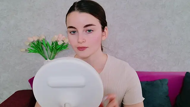 Miss Arwen online show from 11/12/25, 05:44