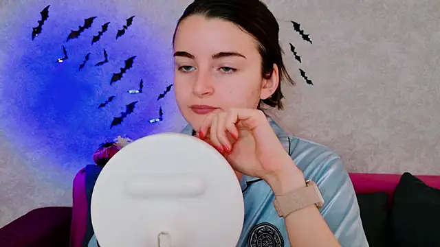 Miss Arwen online show from 10/16/25, 03:37