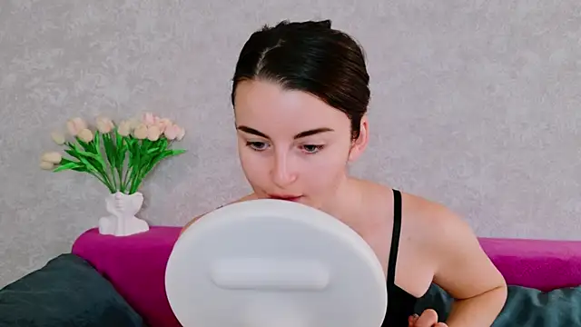 Miss Arwen online show from 10/02/25, 04:38