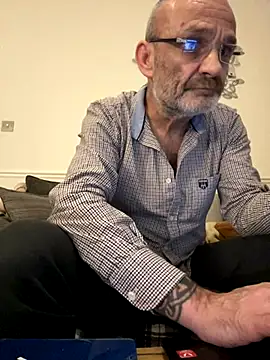 Shyboy817 online show from 11/10/25, 01:32