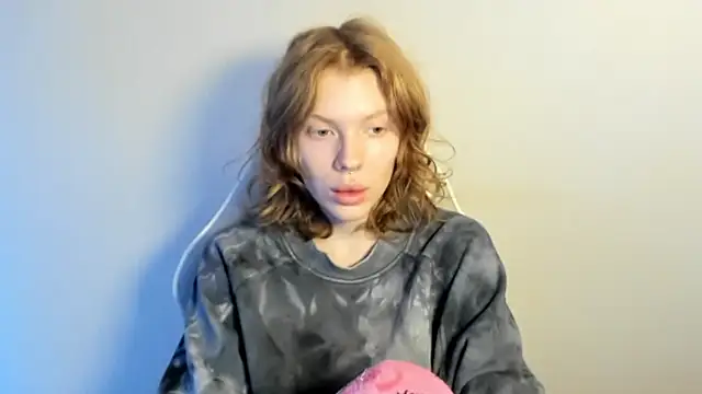 StellaDavis online show from 12/17/25, 08:08