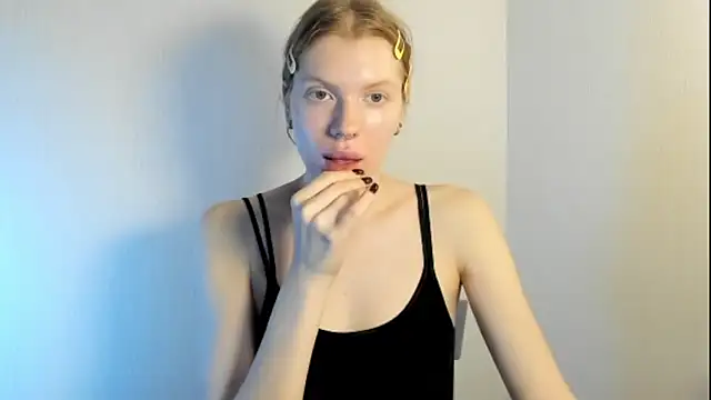 StellaDavis online show from 11/07/25, 10:09