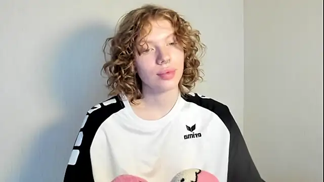 StellaDavis online show from 11/04/25, 08:18