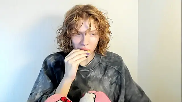 StellaDavis online show from 10/21/25, 10:47