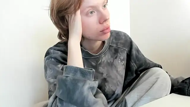 Snapshot of StellaDavis chatting on 02/10/26, 08:13 StellaDavis online show from 02/10/26, 08:13