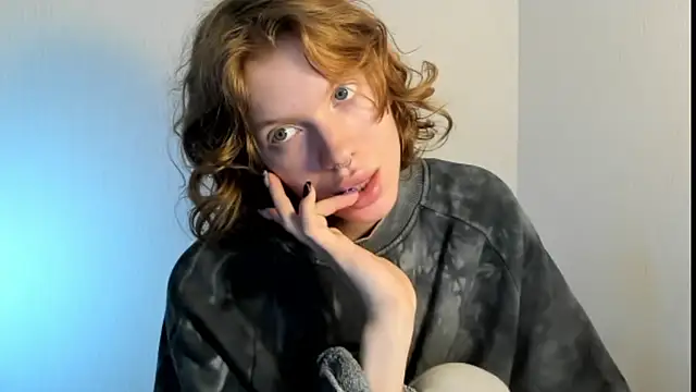 Snapshot of StellaDavis chatting on 10/10/25, 08:26 StellaDavis online show from 10/10/25, 08:26