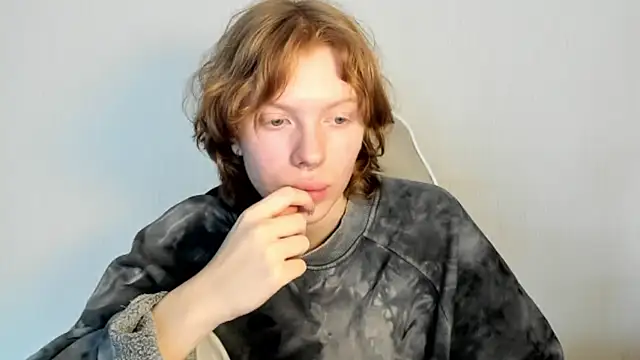 Snapshot of StellaDavis chatting on 02/24/26, 09:43 StellaDavis online show from 02/24/26, 09:43