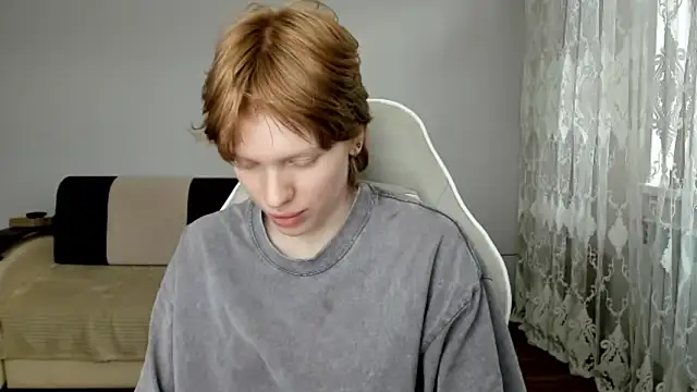Snapshot of StellaDavis chatting on 06/05/26, 12:11 StellaDavis online show from 06/05/26, 12:11