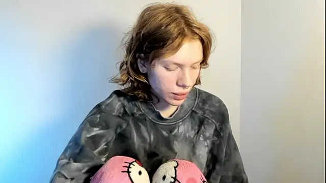 Snapshot of StellaDavis chatting on 10/17/25, 09:34 StellaDavis online show from 10/17/25, 09:34