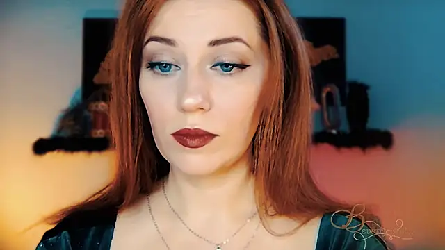 MissBeverlyMills online show from 12/05/25, 06:12