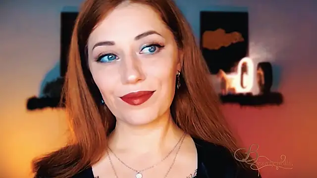 MissBeverlyMills online show from 11/16/25, 03:22